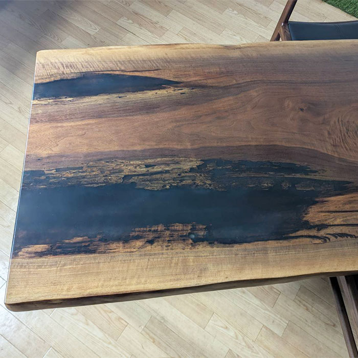 NENRINENRINの一枚板テーブルウォルナット2