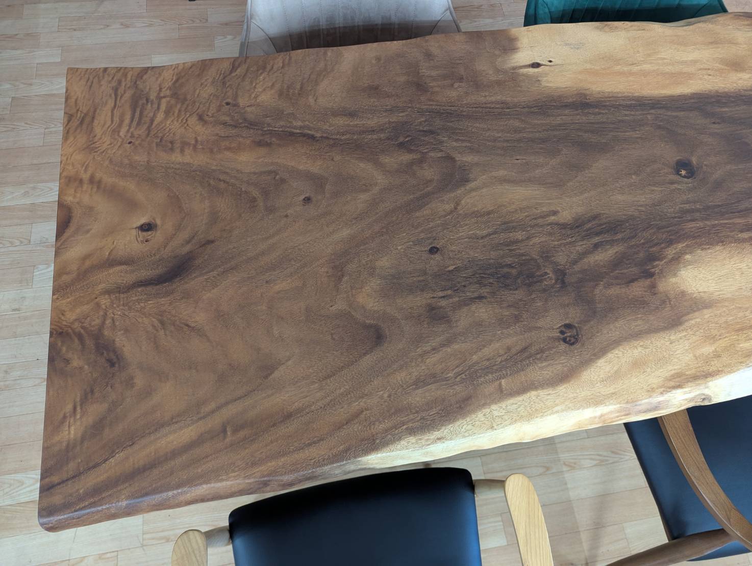 NENRINENRINの一枚板テーブルモンキーポット2