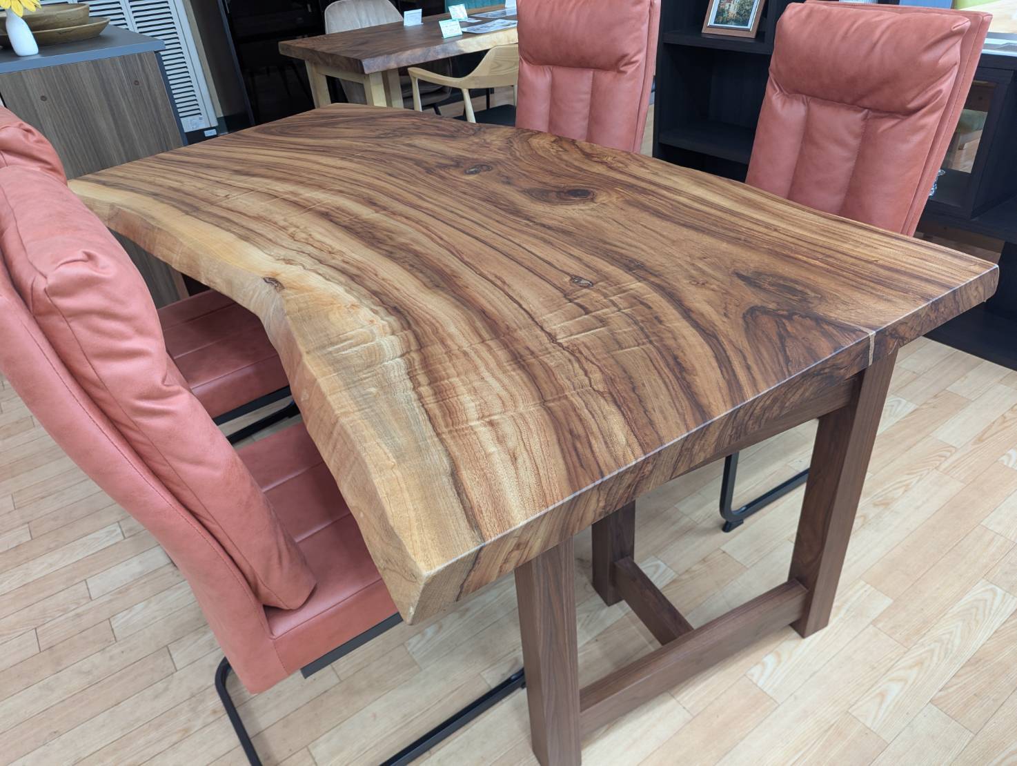 NENRINENRINの一枚板テーブル楠くす1