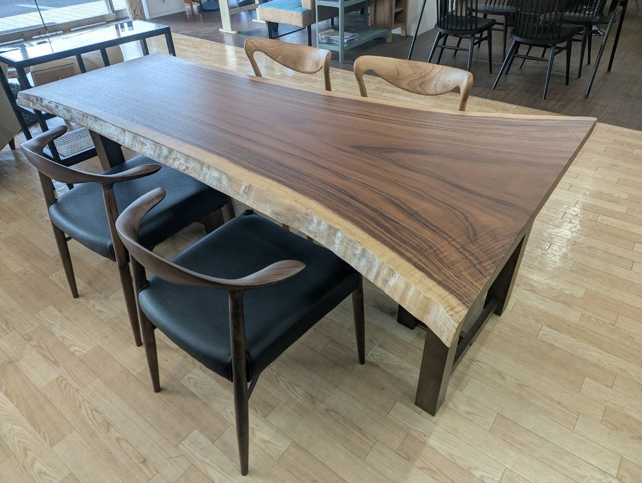 NENRINENRINの一枚板テーブルアカシア1