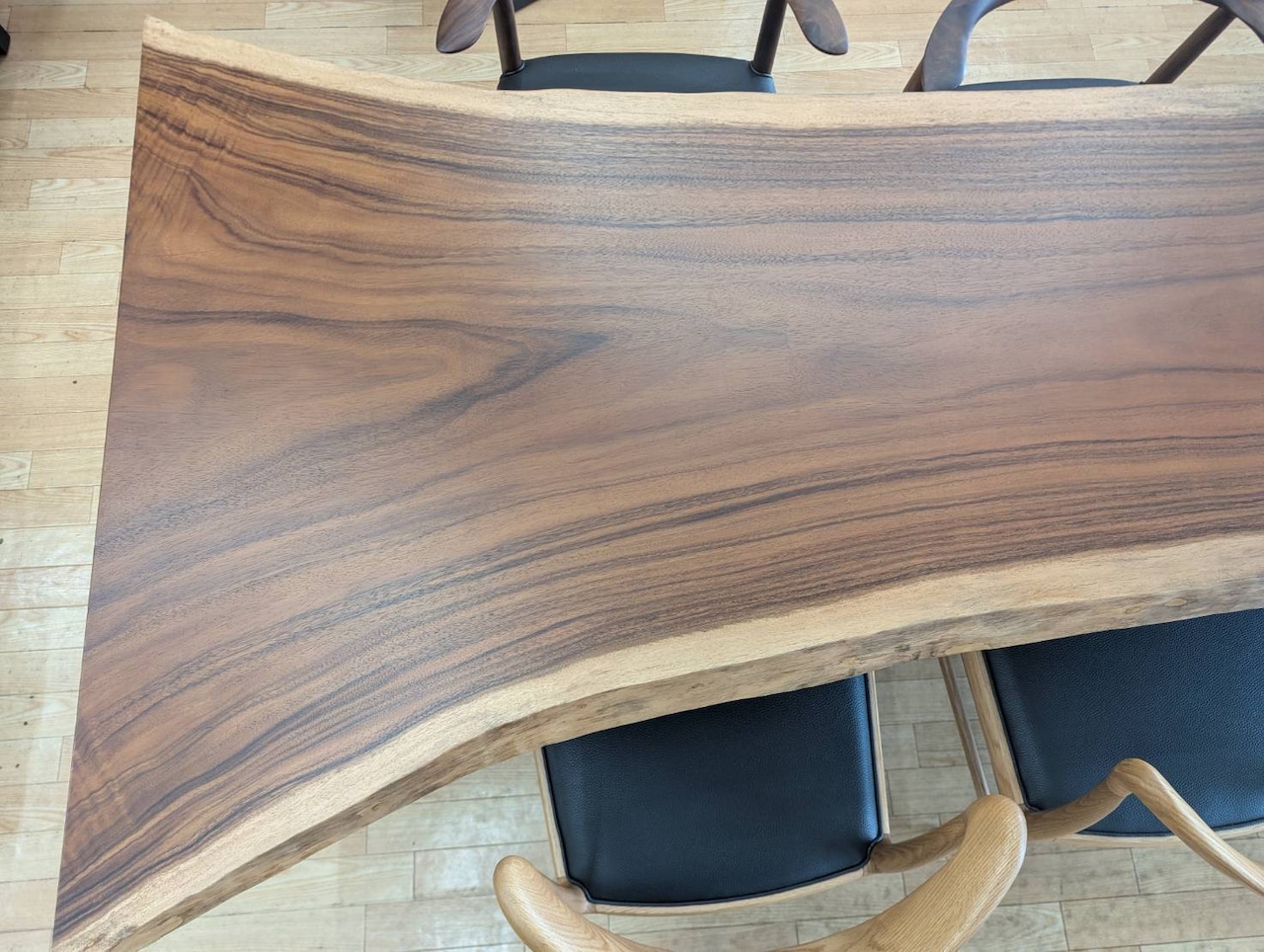 NENRINENRINの一枚板テーブルアカシア4