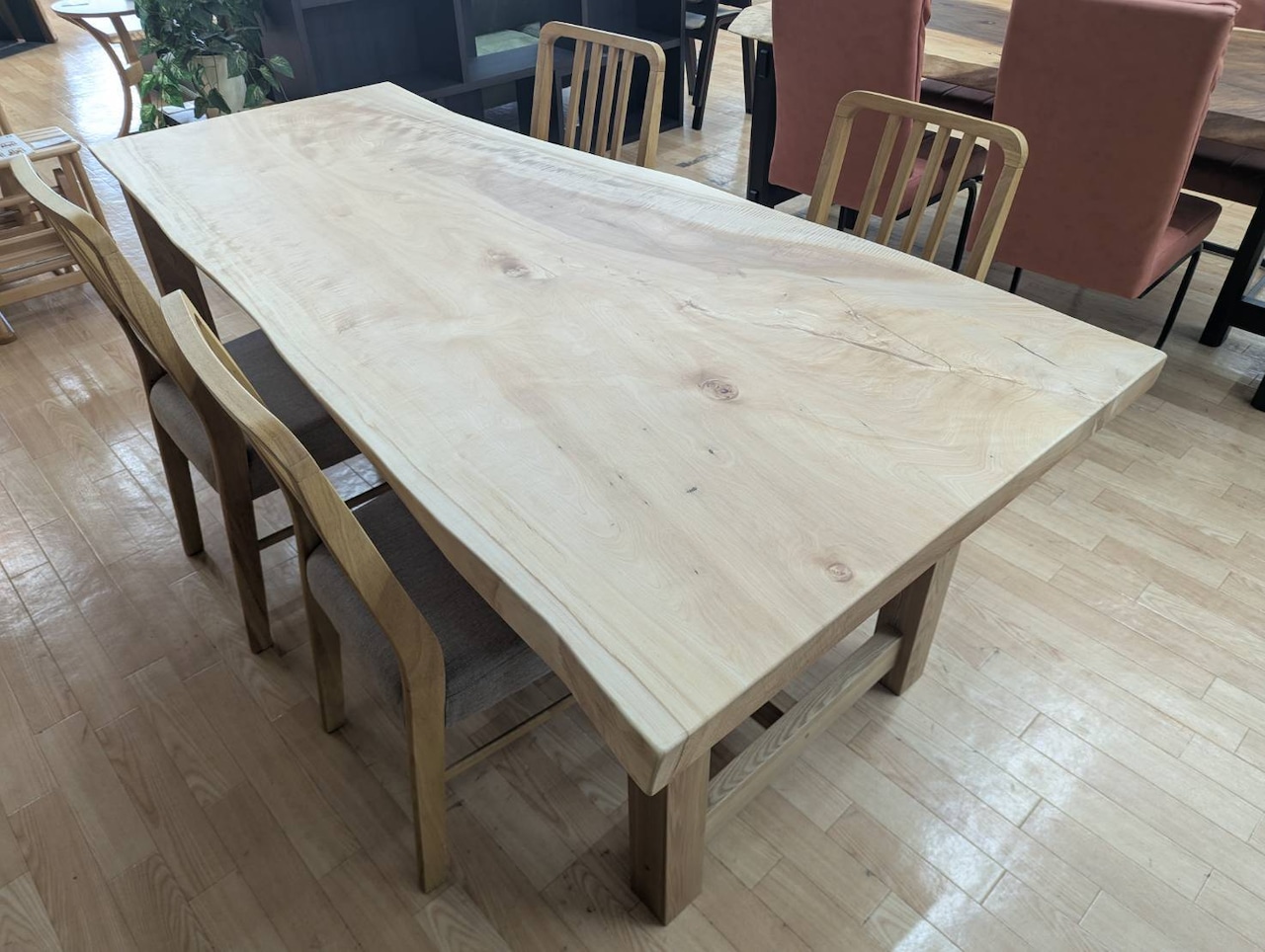 NENRINENRINの一枚板テーブル栃 とち3